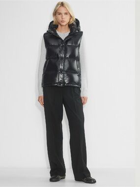 Aritzia Super Puff Vest with Hood - Women's